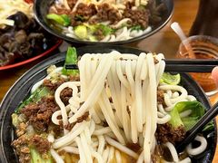 -丽虹云南过桥米线(兴工街店)