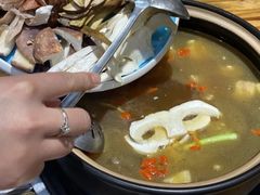 -菌之家·专业纯野生菌火锅·特色炒菌