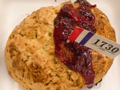 黄油树莓芝士司康-B&C黄油与面包·法式古堡面包坊(新天地店)