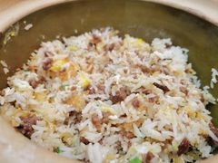窝蛋牛肉饼煲仔饭-红星光发煲仔饭(文海店)