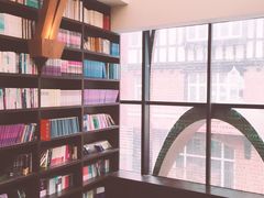 -钟书阁(松江泰晤士小镇店)