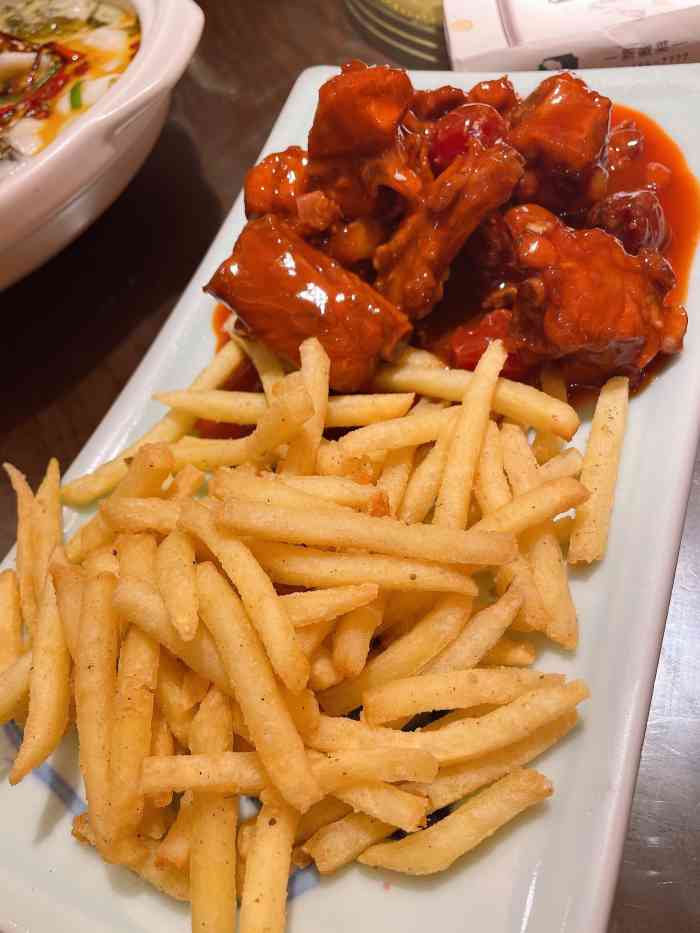 小菜园新徽菜(宜兴八佰伴店)-"十一点半的时候选择了小菜园,服务员说