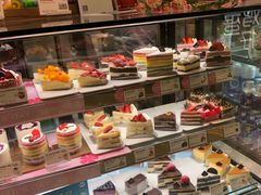 面包甜点陈列柜-巴黎贝甜(华堂新辰汇店)