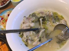 -严记小天府酸菜鱼(西四路店)