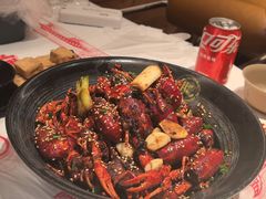 -肥肥虾庄·金牌油焖大虾(汉街SKP店)