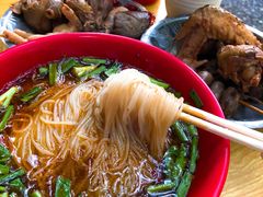 -梁老三麻辣鸡头总店