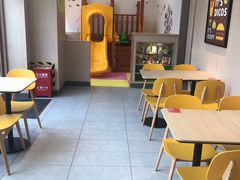 用餐区-德克士(务川店)