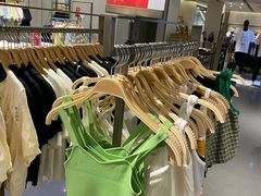 -URBAN REVIVO(济南领秀城贵和购物中心店)