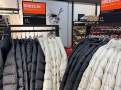 -百年港湾奥特莱斯(香炉礁店)