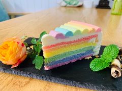 彩虹慕斯蛋糕-Rabbit Cafe私房西餐甜点咖啡(栖霞路店)