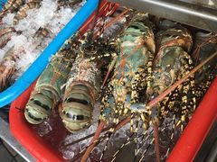 -J Daeng Seafood