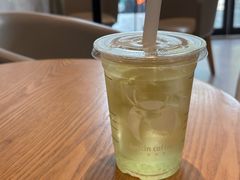 -瑞幸咖啡(共和世家财院路店)