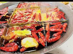-渝嘴小老弟老火锅(华新村店)