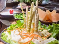 -湊湊火锅·茶憩(杭州湖滨银泰in77店)