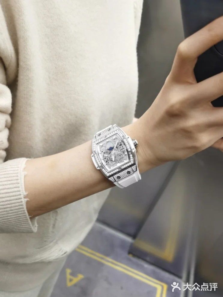 宇舶炫就对了，不要问买的值不值