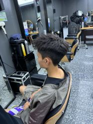 -藤野造型专业烫染接发