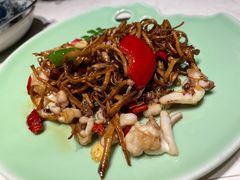 茶树菇炒鲜鱿-卯时·龙光雅宴·精致锡帮菜(惠山古镇店)