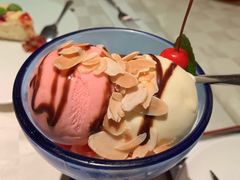冰淇淋水果圆舞曲-西堤厚牛排(新世界店)