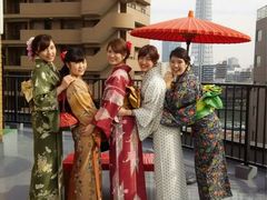 -东京都浅草樱花和服租赁店