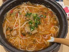 老坛酸菜牛肉粉-俏凤凰(美林M·LIVE天地东座店)