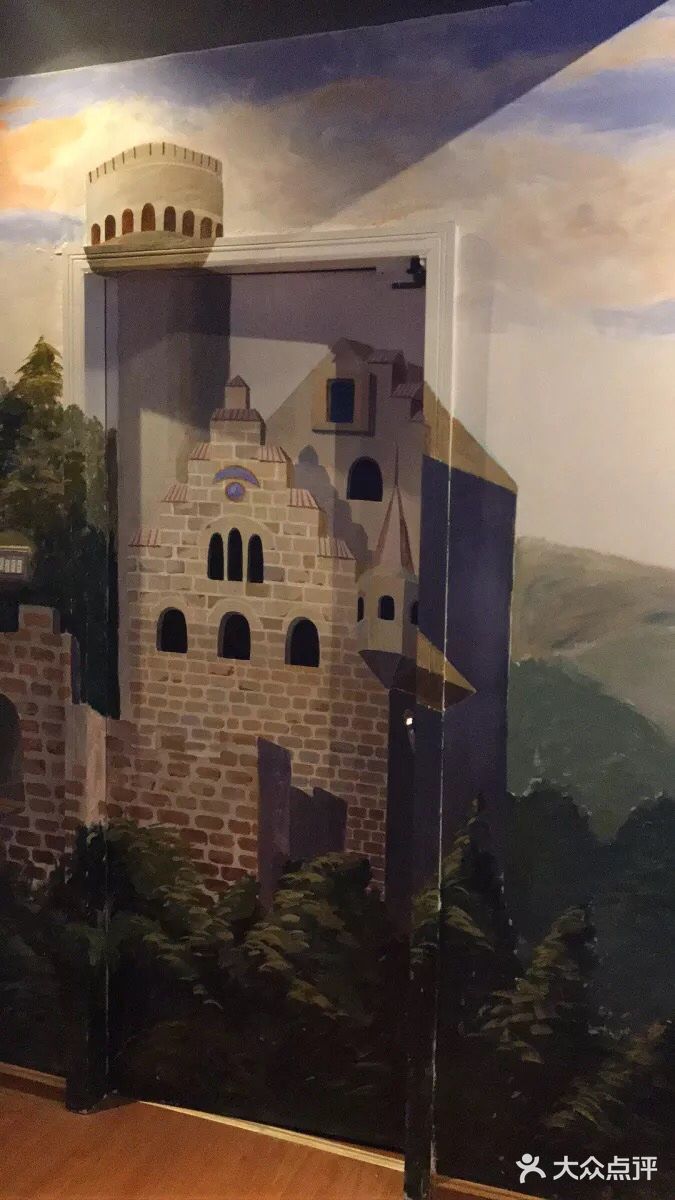 来更新我的四月游记啦！！！在长沙五一广场溜达时发现这