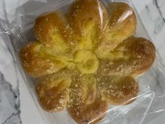 黄金奶酥-风车面包