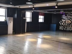 -零下舞度·街舞连锁机构(万科中心店)