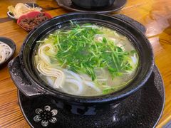 -丽虹云南过桥米线(兴工街店)