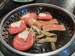 -釜御山海鲜烤肉火锅自助(新城市中心店)