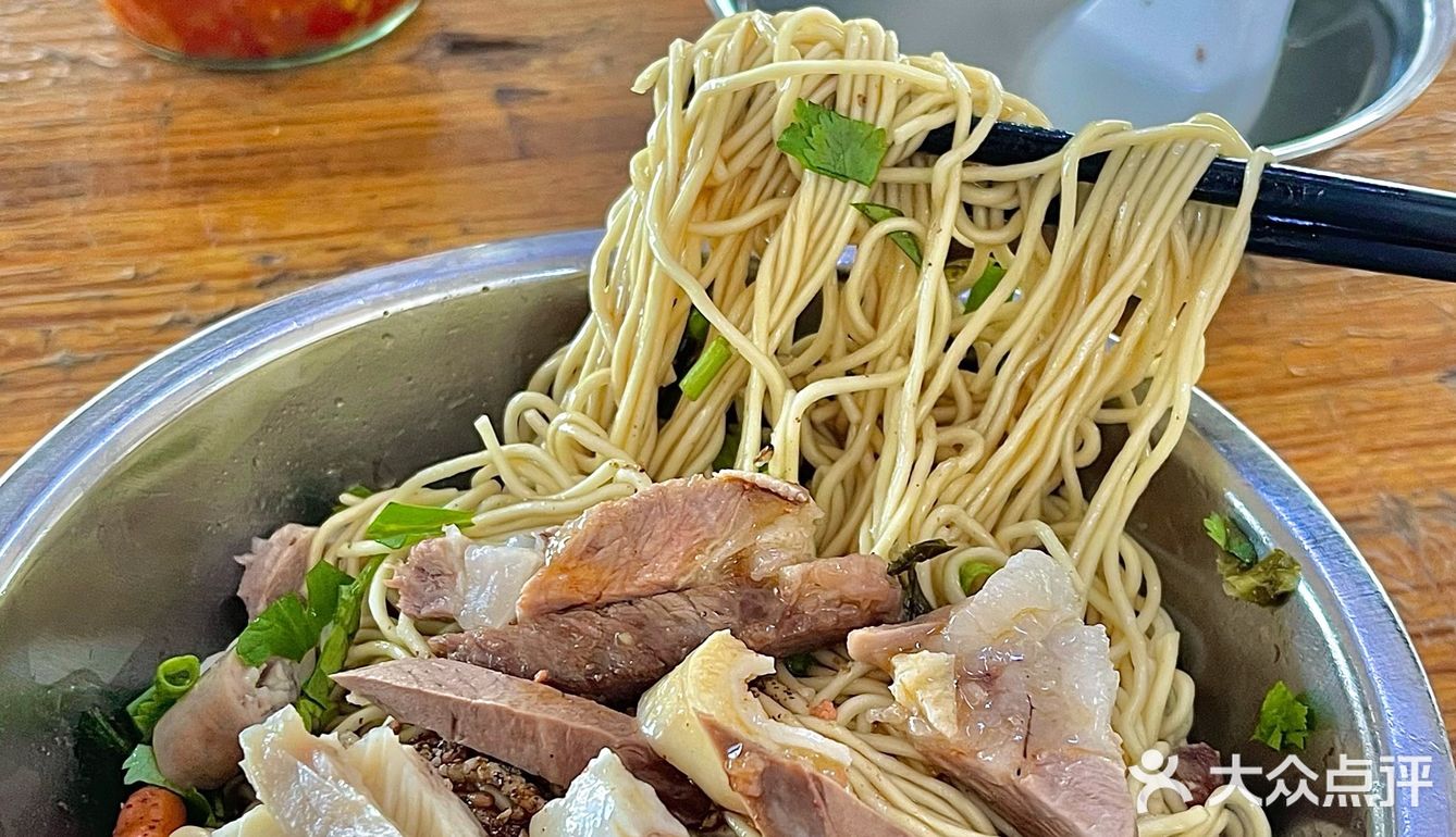 海口美食｜海甸岛老字号早餐店 猪杂腌面绝了