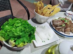 -墨脱石锅椰子鸡•香草鸭•东山羊(大东海店)