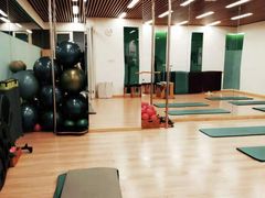 -Isofit 普拉提·婵柔工作室