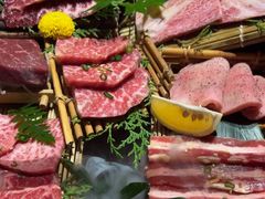-山川小町·极番烧肉(新地假日广场店)