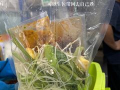 -小街曹师傅砂锅麻辣烫(亚泰大街店)