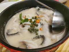 酸汤煮嫩滑鱼片-小大董·烤鸭(王府井apm店)