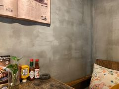 -HIGH FIVE哈福手工汉堡(桂林路店)