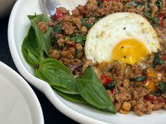 罗勒叶炒鸡肉-帕蓝·暹罗料理(大学路店)
