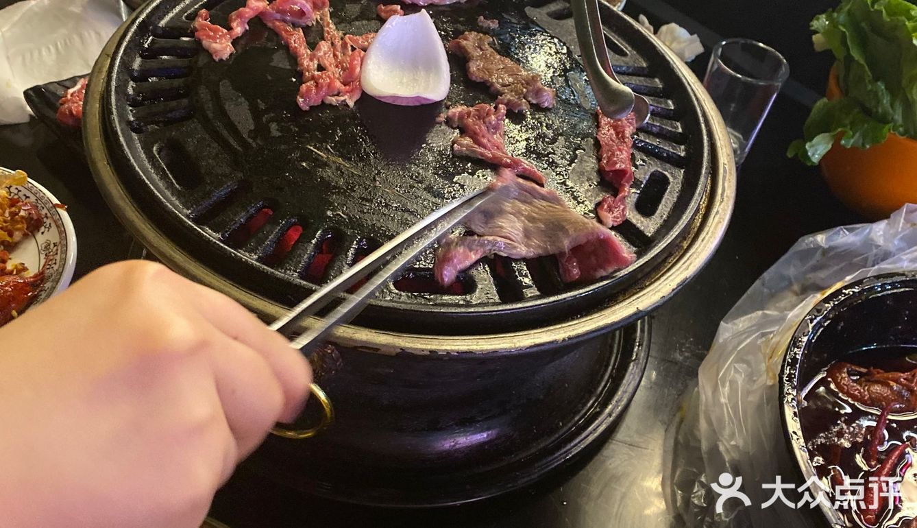 烧烤一条GAI  环境： 在康康谷偏里面些