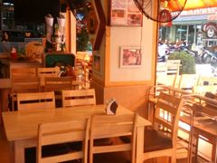 -J Daeng Seafood