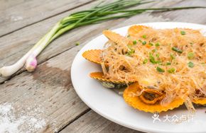 Steamed Red Oyster with Vermicelli