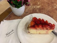 草莓奶酪蛋糕-凯宾美食廊Kempi Deli·凯宾斯基饭店(亮马桥路店)