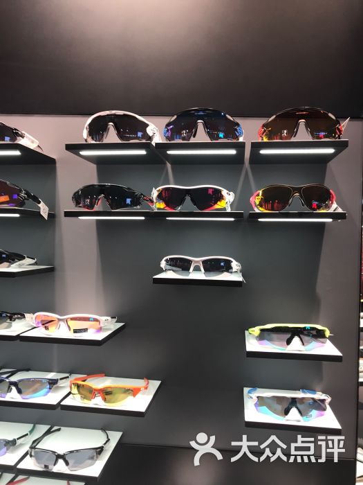 oakley上海门店图片