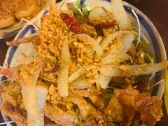 -Cuc Gach Quan Restaurant