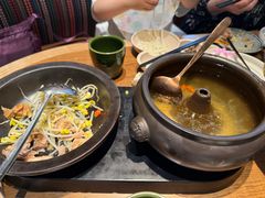 -云海肴·汽锅鸡·云南菜(天山百盛优客店)