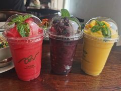 -Chom Cafe and Restaurant