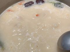 -洪氏嗨捞·广东猪肚鸡·椰子鸡火锅(西咸万象城店)