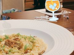 牛肝菌烩饭配香煎鹅肝-香格里拉鱼跃地中海西餐厅·牛排披萨