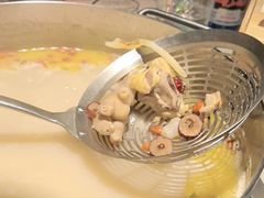 -尚尚仙·酸汤猪手·猪肚鸡火锅(华联万柳购物中心店)