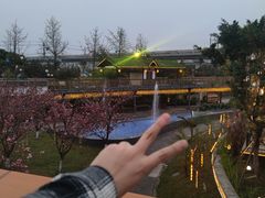 -茅草房·河畔园林火锅