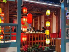 -宽板凳老灶火锅(台湾街店)